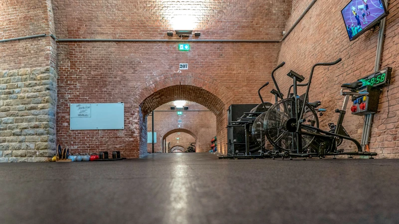 Bodenschutzmatten für Fitness bieten optimalen Schutz für Böden, Sportler und Geräte in Fitnessstudios, Gyms oder Krafträumen.