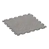Sportboden-Platte HD 1,8 cm von WARCO im Farbdesign Grau Melange mit den Abmessungen 1000 x 1000 x 18 mm. Produktfoto von Artikel 4605 in der Aufsicht von schräg vorne.