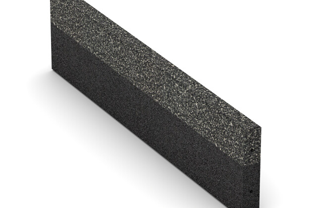 Gummi-Randstein (Tiefbord) von WARCO im Farbdesign Dunkelgrauer Granit mit den Abmessungen 1000 x 250 x 50 mm. Produktfoto von Artikel 5179 in der Aufsicht von schräg vorne.