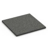 Terrassenplatte Classic von WARCO im Farbdesign Dunkelgrauer Granit mit den Abmessungen 50 x 50 x 3 cm. Produktfoto von Artikel 6354 in der Aufsicht von schräg vorne.