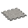 Balkon Bodenbelag von WARCO im Farbdesign Grauer Granit mit den Abmessungen 44,6 x 44,6 x 1,8 cm. Produktfoto von Artikel 6788 in der Aufsicht von schräg vorne.
