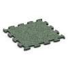 Fitness Active Floor System von WARCO im Farbdesign Englischer Rasen mit den Abmessungen 44,6 x 44,6 x 1,8 cm. Produktfoto von Artikel 6825 in der Aufsicht von schräg vorne.