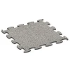 Fitness Active Floor System von WARCO im Farbdesign Grauer Granit mit den Abmessungen 97,1 x 97,1 × 1,8 cm. Produktfoto von Artikel 6833 in der Aufsicht von schräg vorne.
