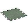 Fitness Active Floor System von WARCO im Farbdesign Englischer Rasen mit den Abmessungen 97,1 x 97,1 × 1,8 cm. Produktfoto von Artikel 6834 in der Aufsicht von schräg vorne.