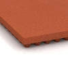 Detailaufnahme der Randausprägung von WARCO-Produkt 3644, Stallmatte Luxus, Format 1000 x 500 x 55 mm, Farbe Ziegelrot.
