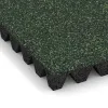 Detailaufnahme der Randausprägung von WARCO-Produkt 5358, Fallschutzplatte, Format 500 x 500 x 50 mm, Farbe Englischer Rasen.