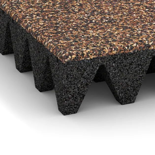 Detailaufnahme der Randausprägung von WARCO-Produkt 3711, Fallschutzplatte, Format 500 x 500 x 100 mm, Farbe Bast & Borke.