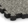 Detailaufnahme der Randausprägung von WARCO-Produkt 4269, Steinteppich-Klickfliese, Format 306 x 306 x 30 mm, Farbe Heller Granit.