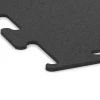 Detailaufnahme der Randausprägung von WARCO-Produkt 3746, Fitness Performance Elite Trainingsboden, Format 100 x 100 x 1 cm | 1,00 m², Farbe Anthrazit.