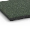Detailaufnahme der Randausprägung von WARCO-Produkt 6424, Fallschutzplatte – 120 cm, Format 50 x 50 x 4 cm, Farbe Englischer Rasen.