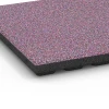 Detailaufnahme der Randausprägung von WARCO-Produkt 6427, Fallschutzplatte – 120 cm, Format 50 x 50 x 4 cm, Farbe Lavendel.
