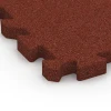 Detailaufnahme der Randausprägung von WARCO-Produkt 6303, Fallschutz-Puzzlematte, Format 50 x 50 x 4 cm | 0,25 m², Farbe Ziegelrot.