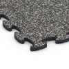 Detailaufnahme der Randausprägung von WARCO-Produkt 6823, Fitness Active Floor System, Format 44,6 x 44,6 x 1,8 cm, Farbe Dunkelgrauer Granit.