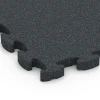 Detailaufnahme der Randausprägung von WARCO-Produkt 6964, Fitness Premium Boden Plus, Format 28,9 x 28,9 x 1,8 cm, Farbe Anthrazit.