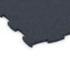 Detailaufnahme der Randausprägung von WARCO-Produkt 6962, Fitness Premium Boden, Format 99 x 99 x 1,8 cm, Farbe Anthrazit.