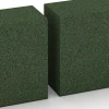 Großaufnahme vom Verbindungssystem von WARCO-Boden 7030 - Blockstufe aus Gummigranulat im Farbdesign Grasgrün. Abmessungen 100 x 30 x 15 cm.