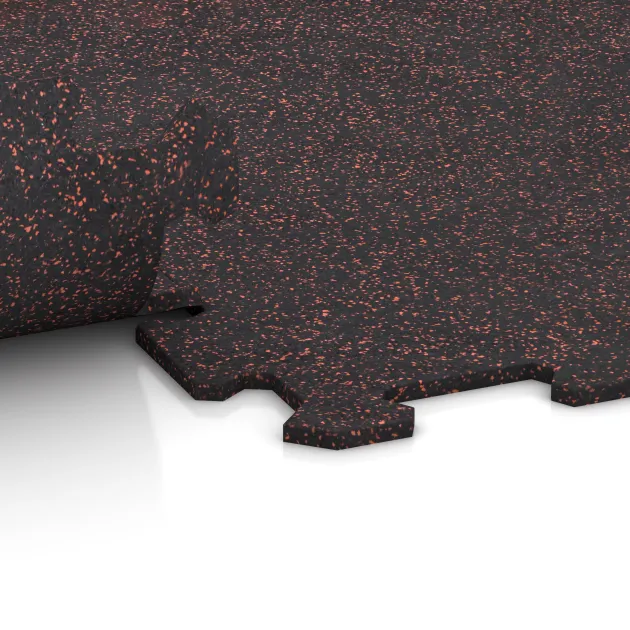Großaufnahme vom Verbindungssystem von WARCO-Boden 1033 - Treppenfliese im Farbdesign Leicht Rot Gesprenkelt. Abmessungen 970 x 970 x 8 mm | 0,94 m.