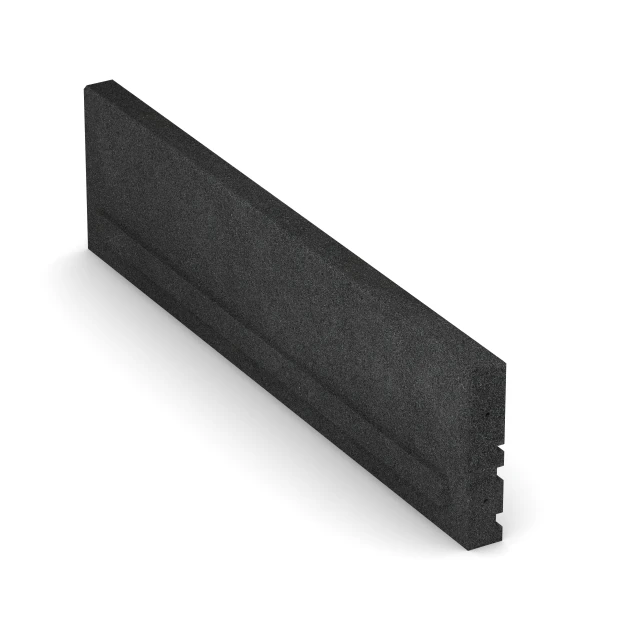 Großaufnahme vom Verbindungssystem von WARCO-Boden 3784 - Gummi-Tiefbord im Farbdesign Anthrazit. Abmessungen 100 × 5 × 25 cm.