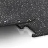 Großaufnahme vom Verbindungssystem von WARCO-Boden 3780 - Fitness Performance Elite Trainingsboden im Farbdesign Leicht Grau Gesprenkelt. Abmessungen 500 x 500 x 15 mm.