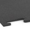 Großaufnahme vom Verbindungssystem von WARCO-Boden 6594 - Randrampe Fitness Performance Elite im Farbdesign Anthrazit. Abmessungen 100 × 20 cm | 0,5 < 2 cm.