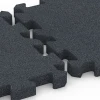 Großaufnahme vom Verbindungssystem von WARCO-Boden 6634 - Poolunterlage im Farbdesign Schiefergrau. Abmessungen 50 x 50 x 4 cm | 0,25 m².
