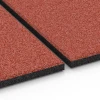 Großaufnahme vom Verbindungssystem von WARCO-Boden 6380 - Stallmatte im Farbdesign Ziegelrot. Abmessungen 100 x 100 x 3 cm | 1,00 m².