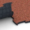 Großaufnahme vom Verbindungssystem von WARCO-Boden 6854 - Fitness Active Floor System im Farbdesign Feuersglut. Abmessungen 97,1 x 97,1 x 2,8 cm.