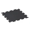 Aufsicht auf die Unterseite, also die Bodenseite von WARCO-Formteil 3765 - Fitness Performance Elite Trainingsboden im Format 50 x 50 x 1 cm | 0,25 m².