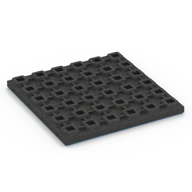 Aufsicht auf die Unterseite, also die Bodenseite von WARCO-Formteil 6429 - Fallschutzplatte – 120 cm im Format 50 x 50 x 4 cm.