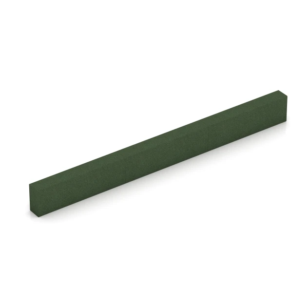 Typische Verlegung oder Einbausituation für den Artikel 7030 von WARCO - Blockstufe aus Gummigranulat, Farbton Grasgrün in der Abmessung 100 x 30 x 15 cm.