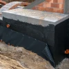 Typische Verlegung oder Einbausituation für den Artikel 0029 von WARCO - ALLESDICHT – Flüssigabdichtung, Farbton Rotbraun in der Abmessung 11 kg | 3,3 m².