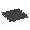 Typische Verlegung oder Einbausituation für den Artikel 6933 von WARCO - Fallschutz Puzzlematte, Farbton Englischer Rasen in der Abmessung 46 x 46 × 2,8 cm.